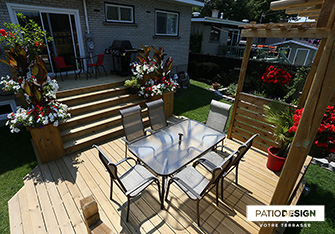 Patio avec piscine hors-terre par Patio Design inc.