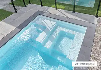 Piscine creusée en fibre de verre par Patio Design inc.