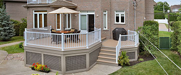 Trex Terraces realized by Patio Design.